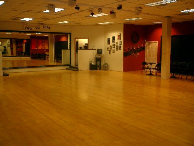 Main Ballroom dance studio for dance lessons in foxtrot, waltz, tango, quickstep.